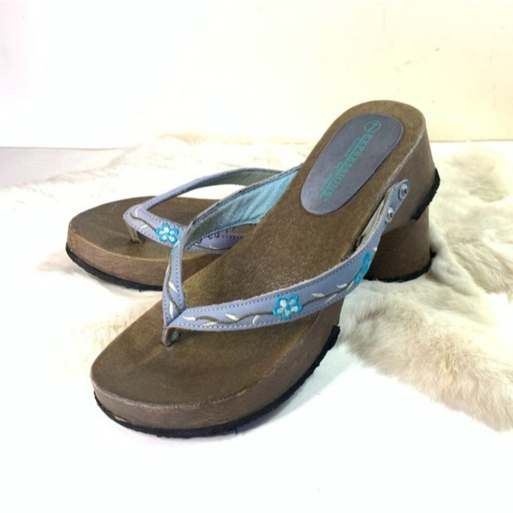 Vintage Y2K Chunky T-Strap Sandal Clog Embroidered Periwinkle Strap Size 7 - Picture 1 of 9